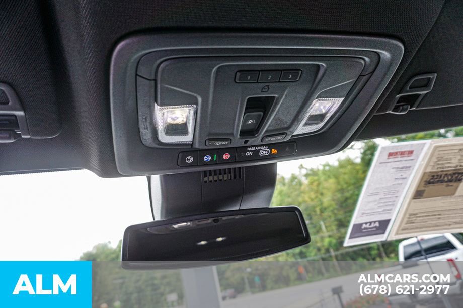 Used 2025 GMC Sierra 2500 AT4 image 33