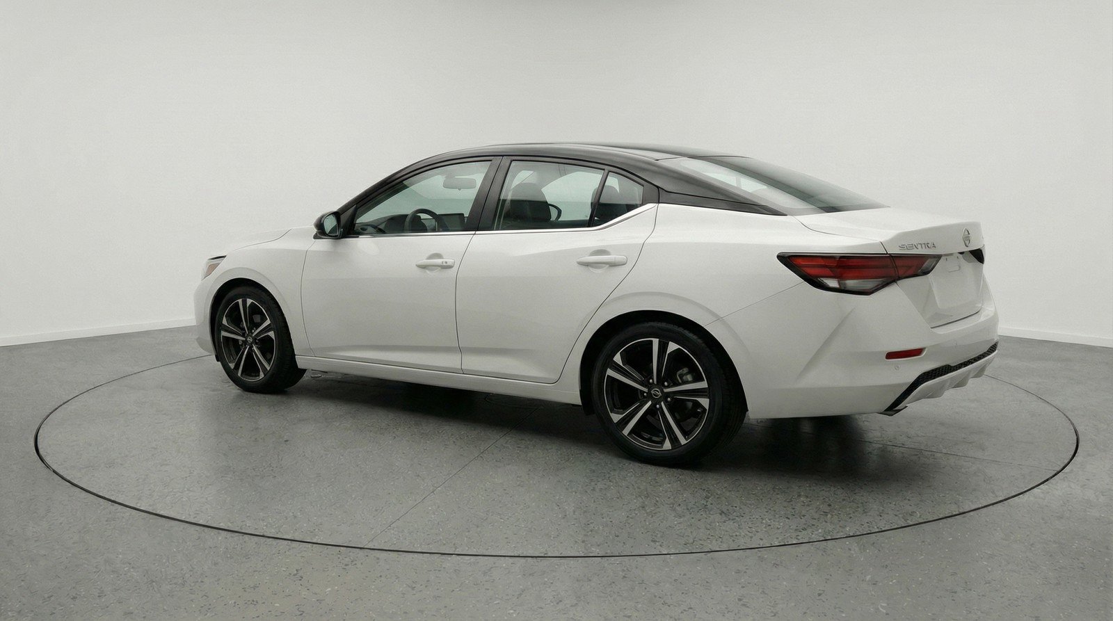 Used 2025 Nissan Sentra SV image 6