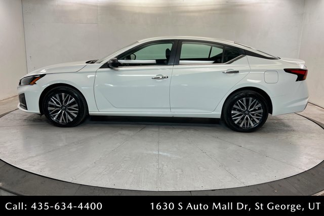 Used 2025 Nissan Altima 2.5 SV AWD/4WD image 2