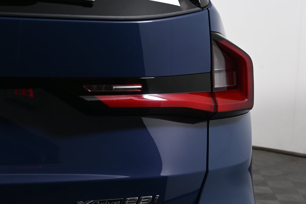 New 2027 BMW X1 xDrive28i AWD/4WD image 13