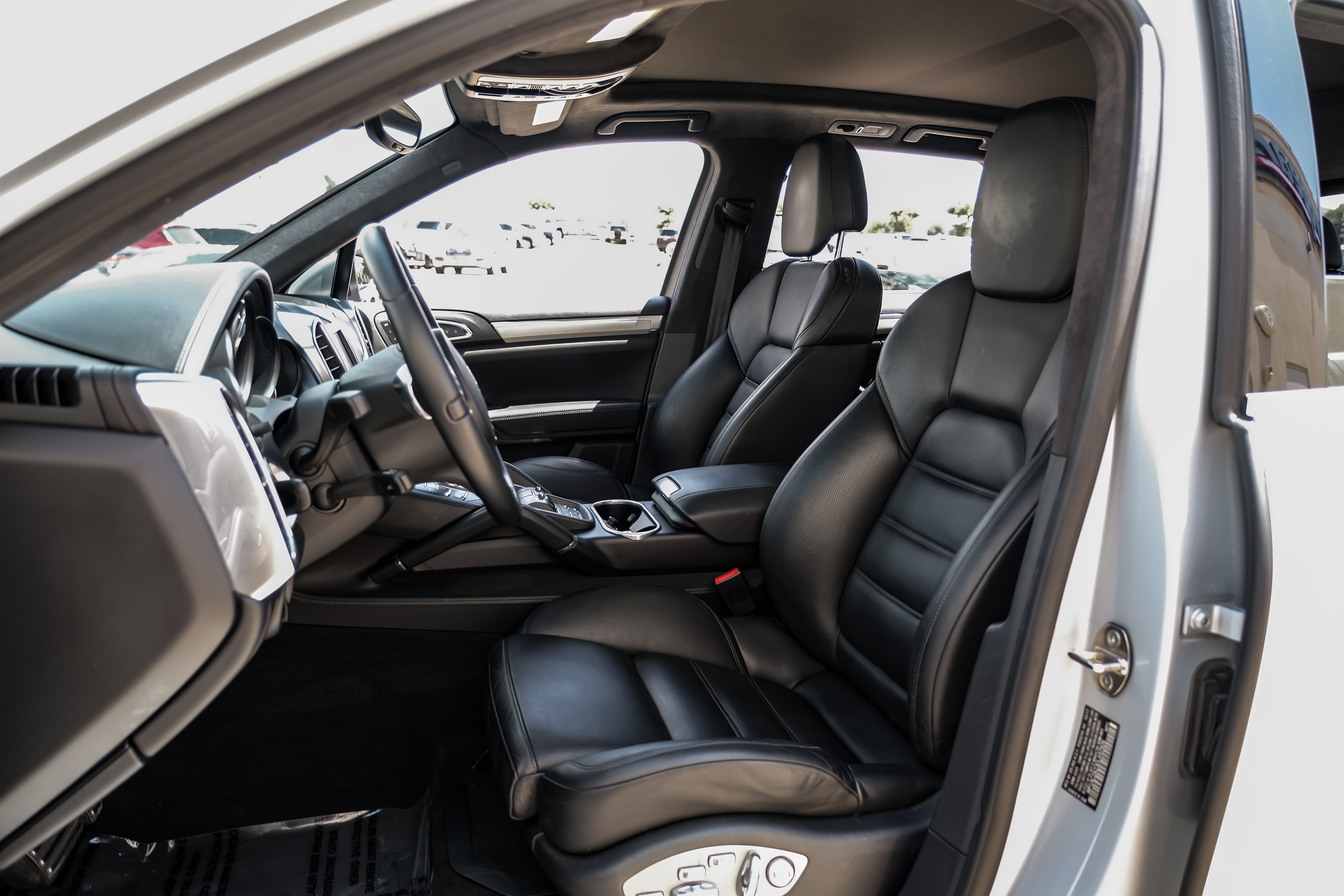 Used 2013 Porsche Cayenne Turbo AWD/4WD image 29