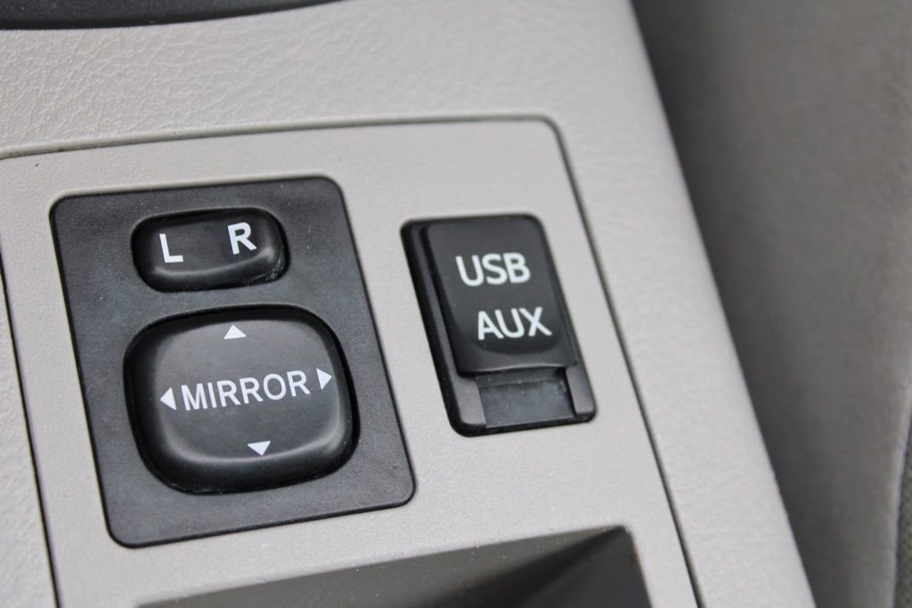 Used 2012 Toyota RAV4 FWD image 34