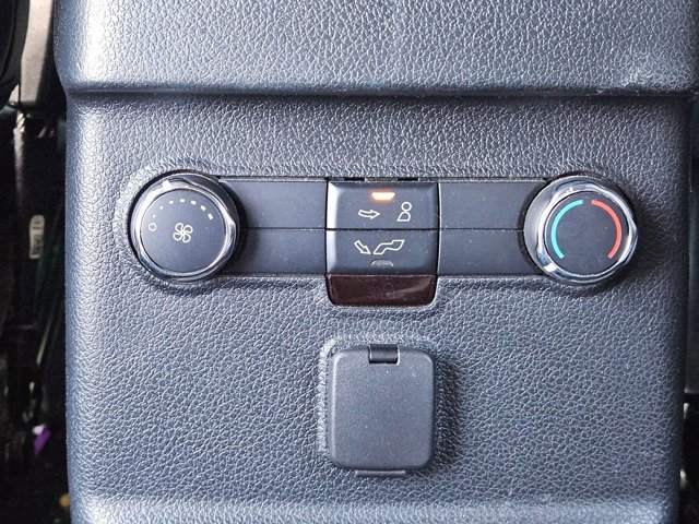Used 2016 Ford Explorer XLT w/ Equipment Group 202A FWD image 27