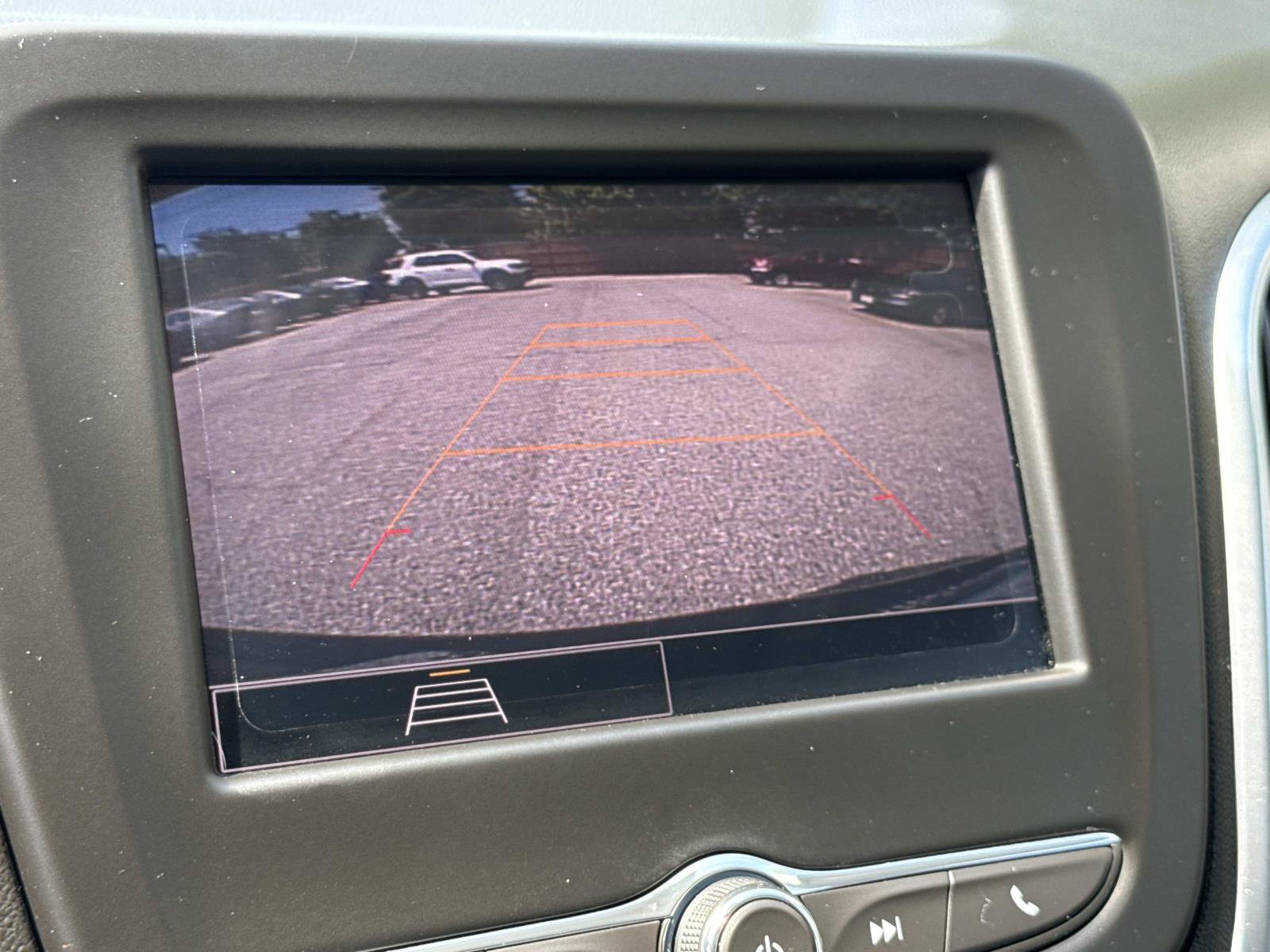 Used 2022 Chevrolet Equinox LS w/ LS Convenience Package FWD image 6