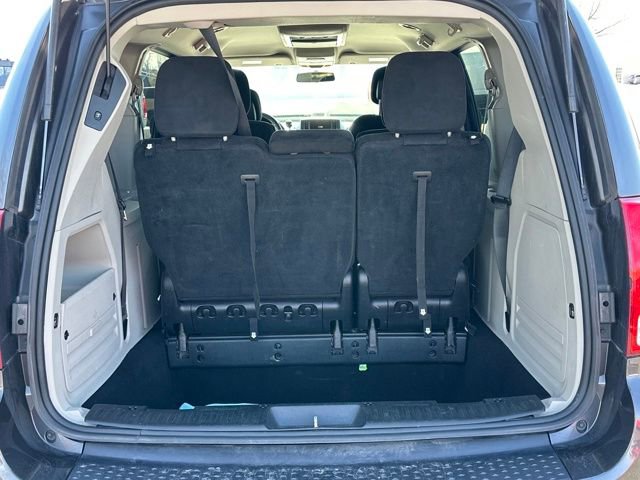 Used 2016 Dodge Grand Caravan SXT w/ Rear Park Assist Package image 8