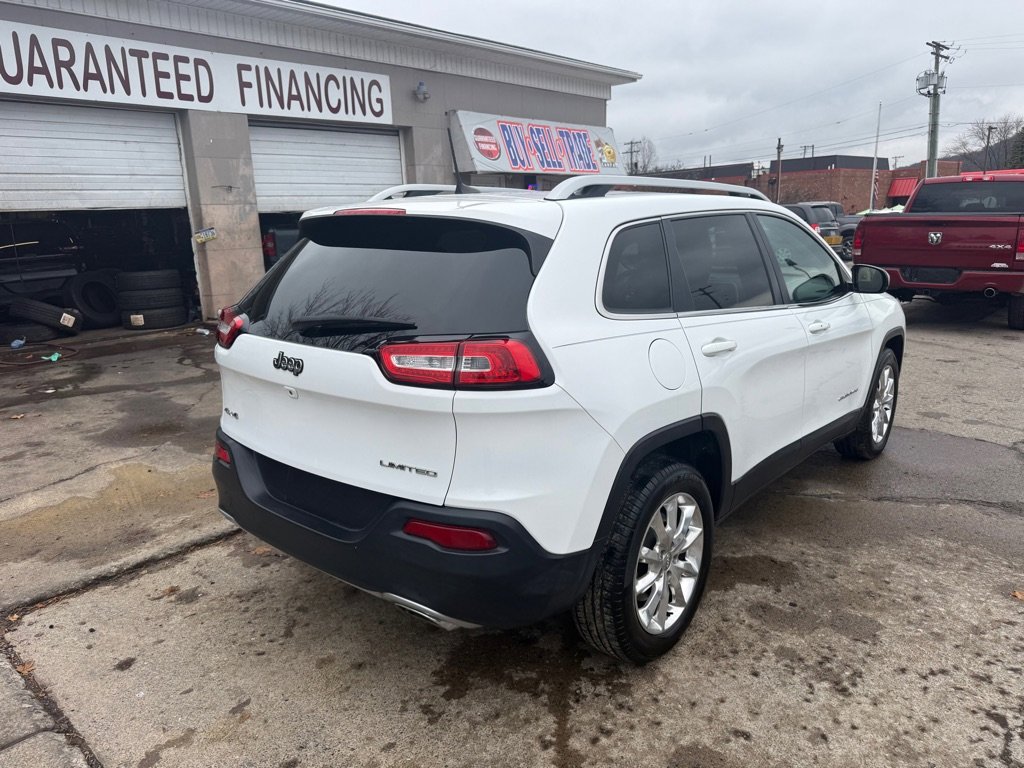 Used 2016 Jeep Cherokee Limited image 9