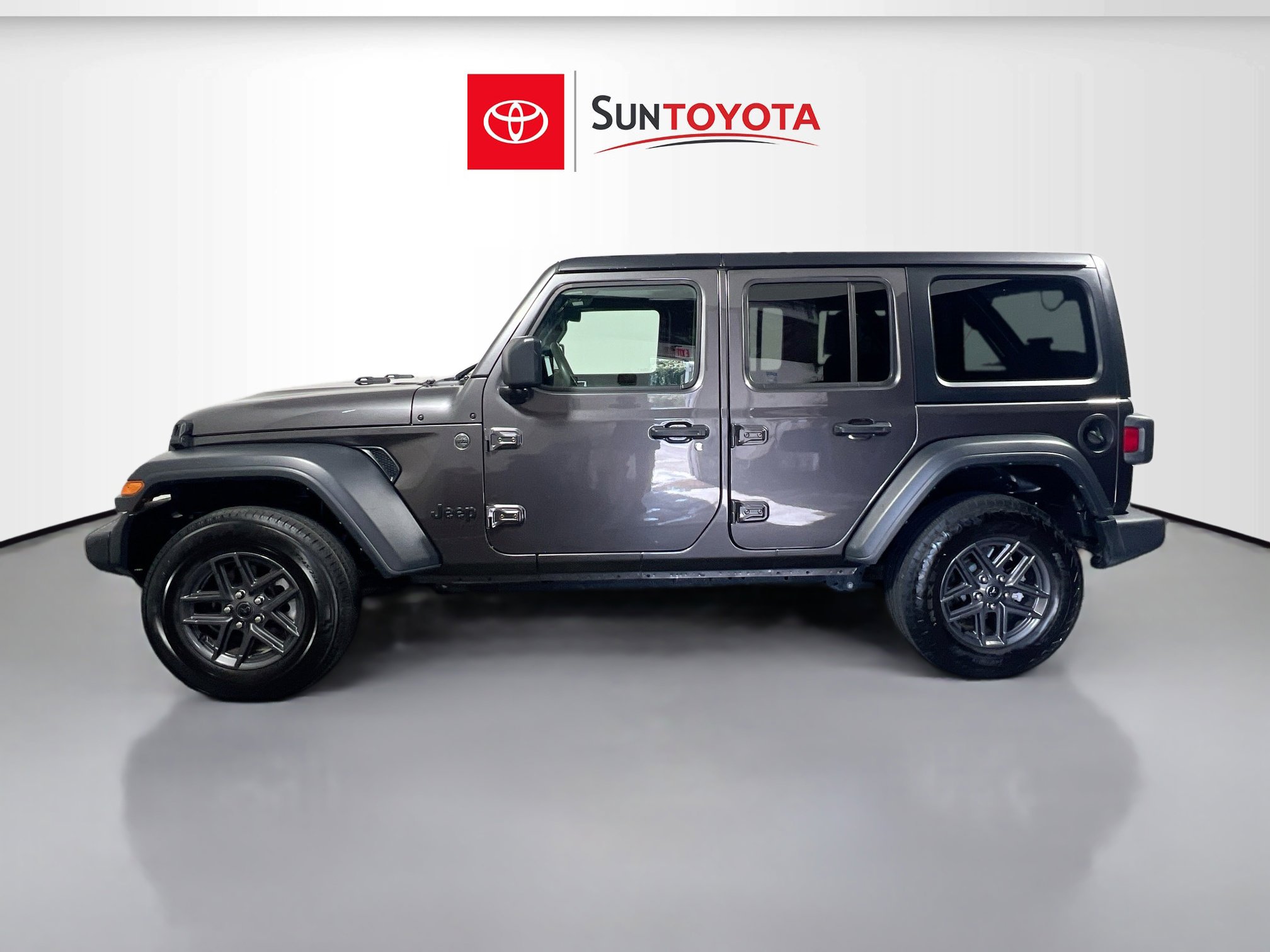 Used 2024 Jeep Wrangler Sport S image 7
