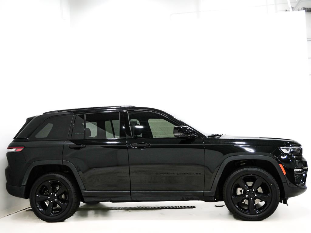 Used 2024 Jeep Grand Cherokee Limited w/ Luxury Tech Group II image 5