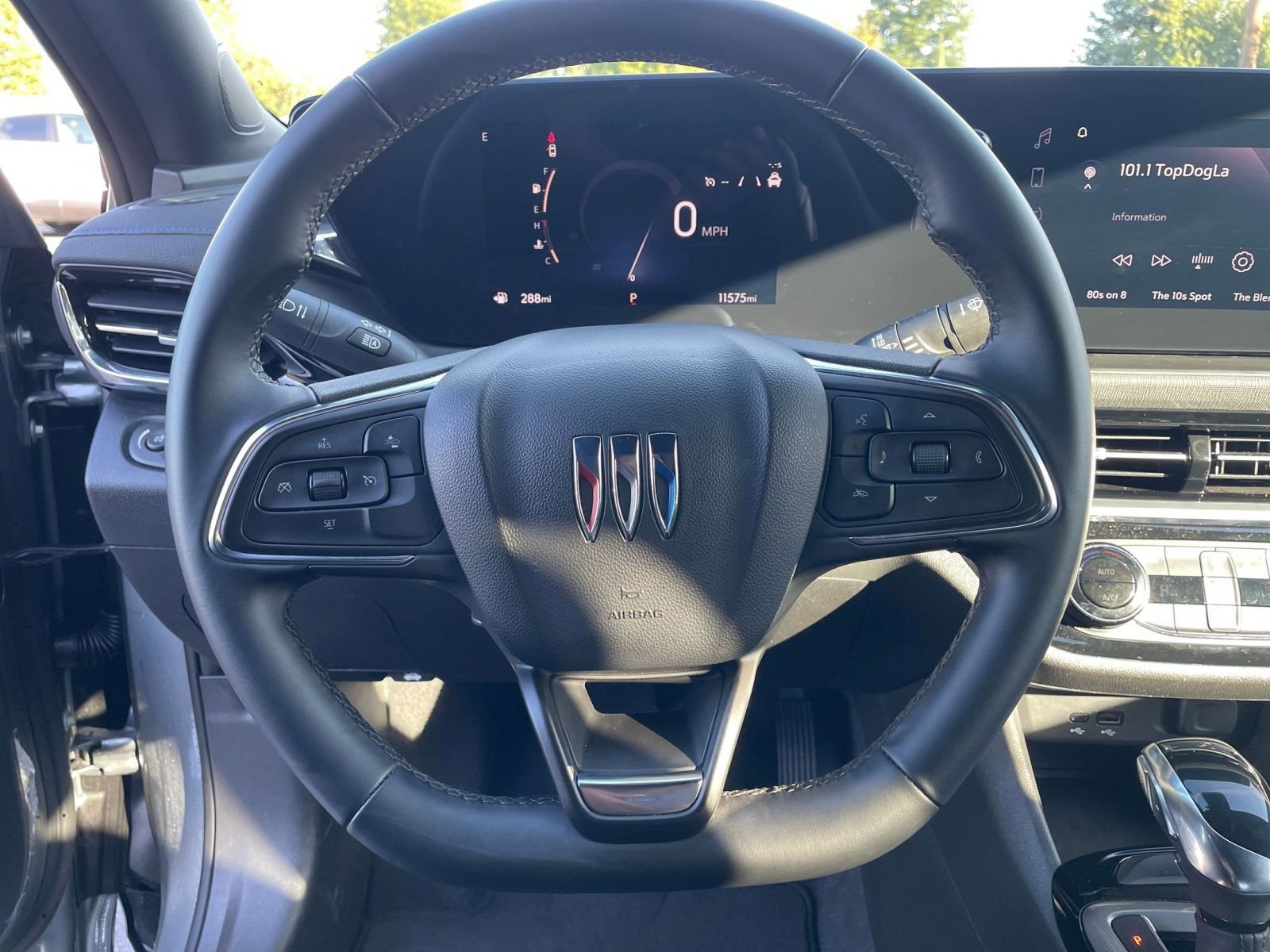 Used 2025 Buick Envista Sport Touring image 34