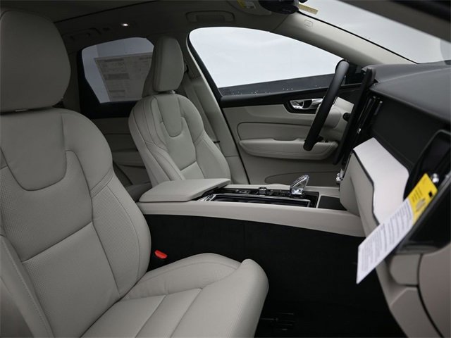 New 2026 Volvo XC60 B5 Ultra w/ Protection Package Premier image 35