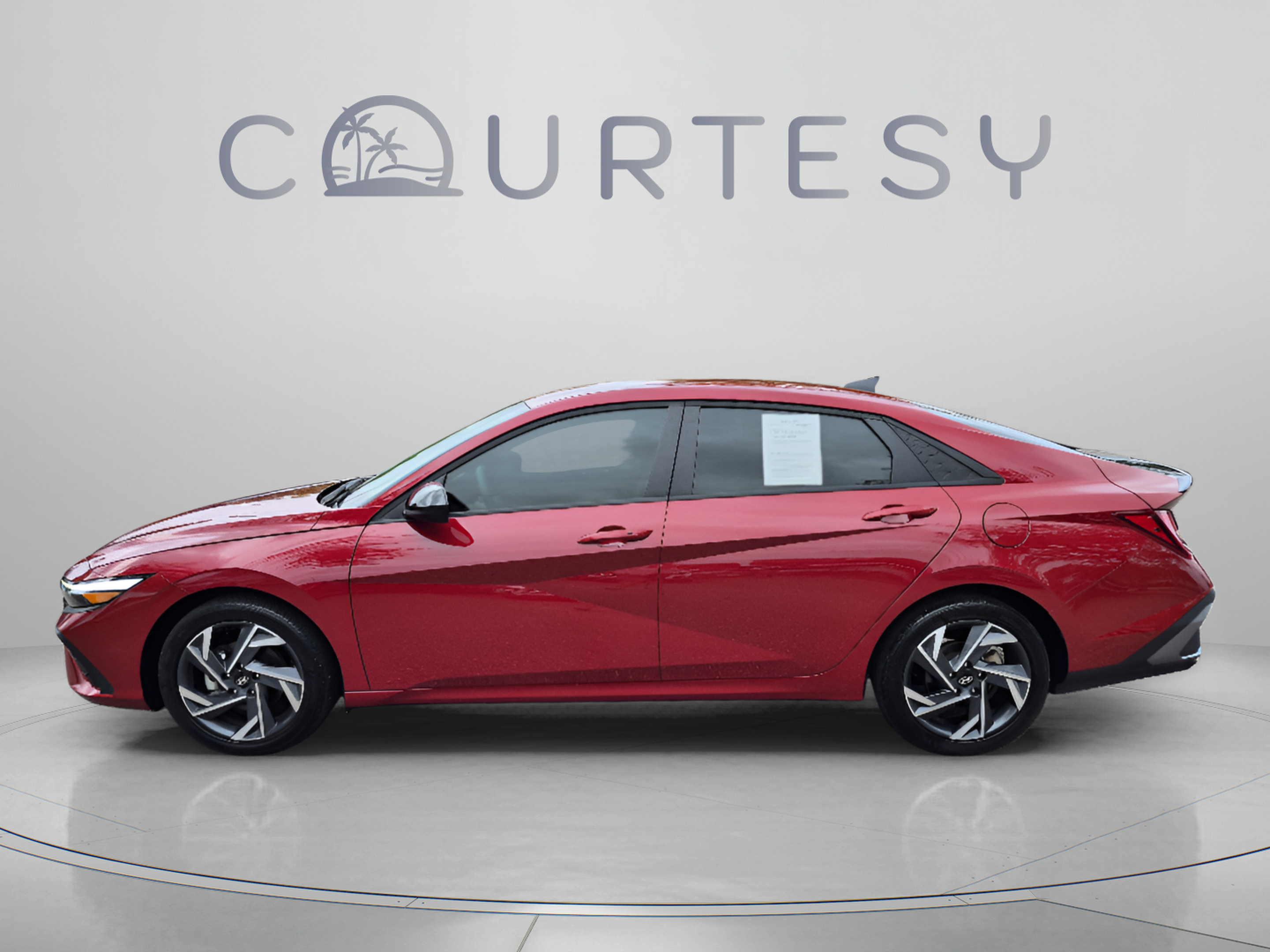 Used 2025 Hyundai Elantra Sport FWD image 2