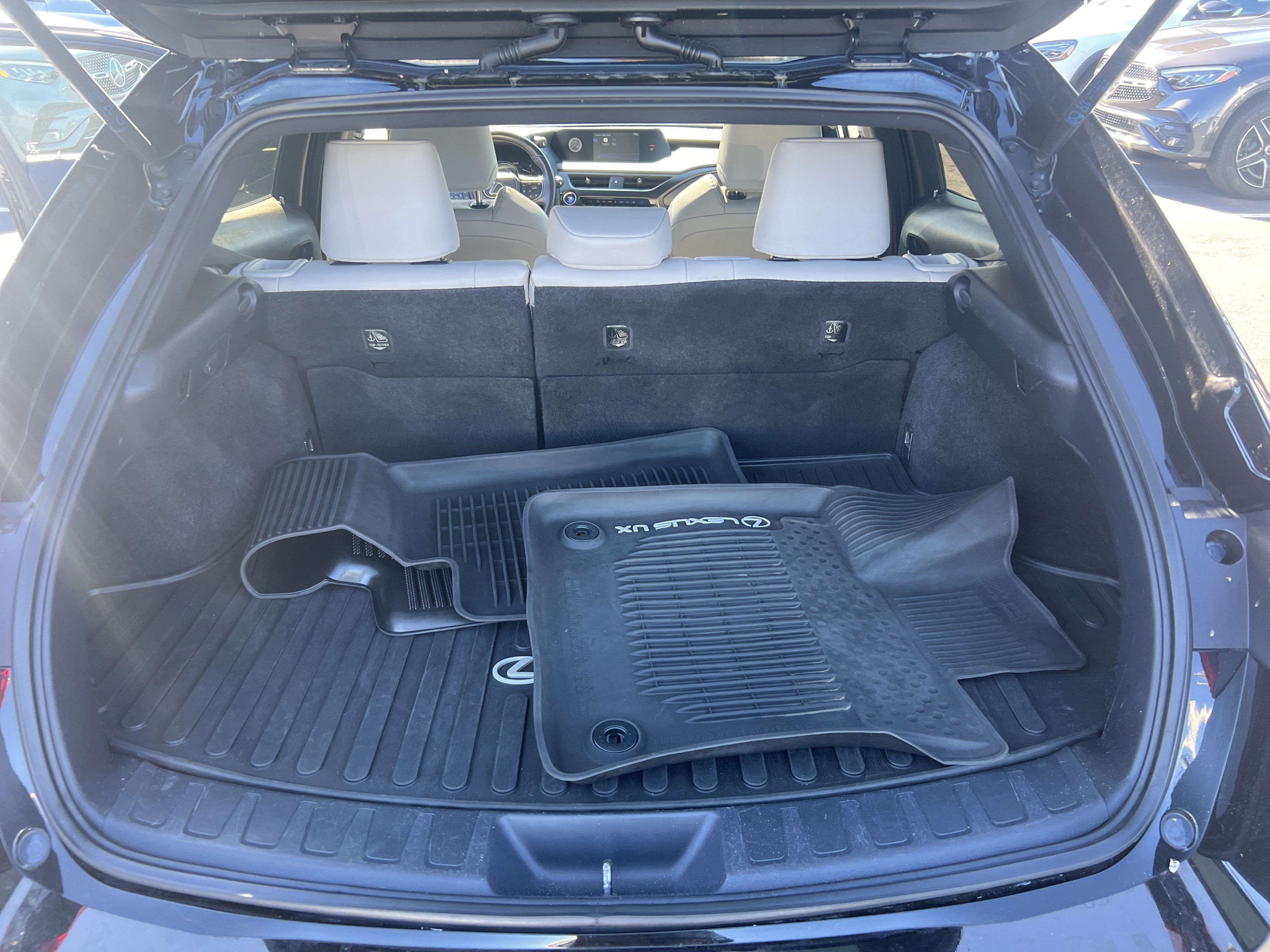 Used 2021 Lexus UX 250h w/ Accessory Package (Z1) AWD/4WD image 34