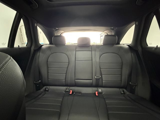 Used 2021 Mercedes-Benz GLC 300 image 7