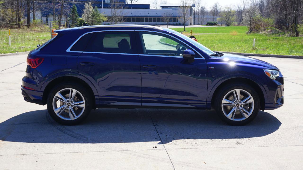 Used 2023 Audi Q3 2.0T Premium Plus w/ Premium Plus Package AWD/4WD image 7