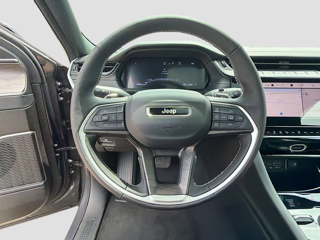 New 2026 Jeep Grand Cherokee Limited w/ Limited Altitude Package AWD/4WD image 38