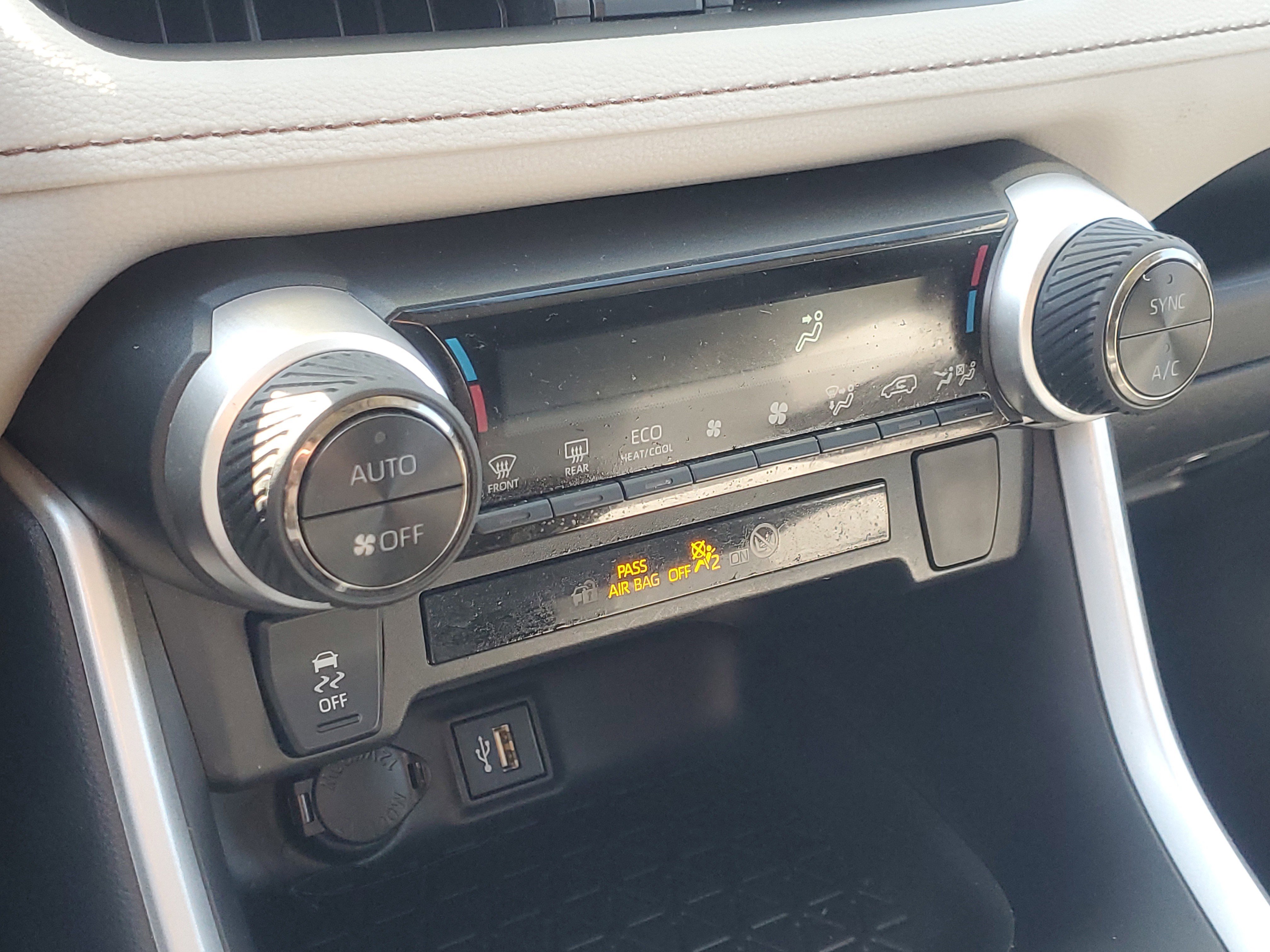 Used 2024 Toyota RAV4 XLE image 27