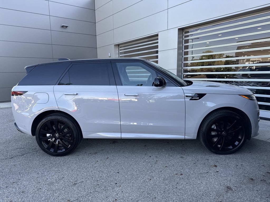 Certified 2025 Land Rover Range Rover Sport Dynamic SE AWD/4WD image 9