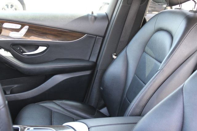 Used 2020 Mercedes-Benz GLC 300 4MATIC image 28