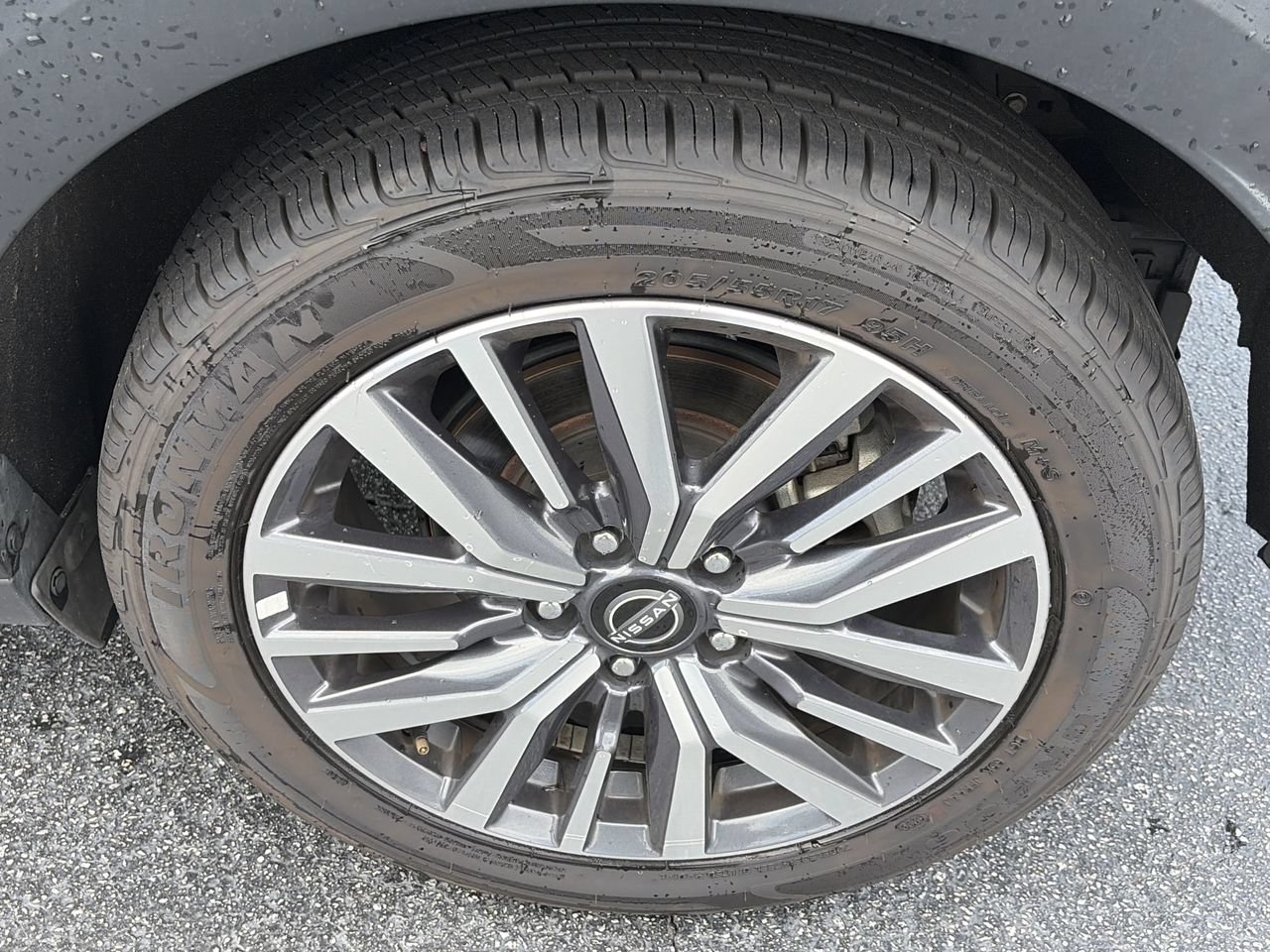 Certified 2024 Nissan Kicks SV FWD image 7