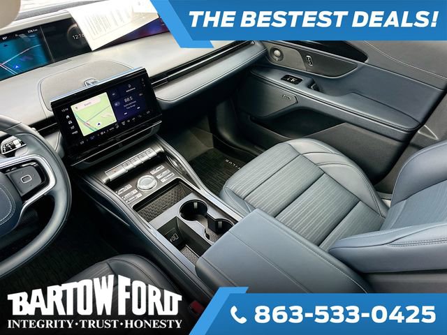Used 2025 Lincoln Nautilus Reserve image 25