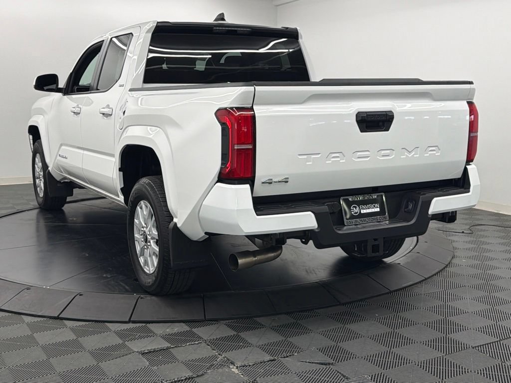 Certified 2026 Toyota Tacoma SR5 AWD/4WD image 12