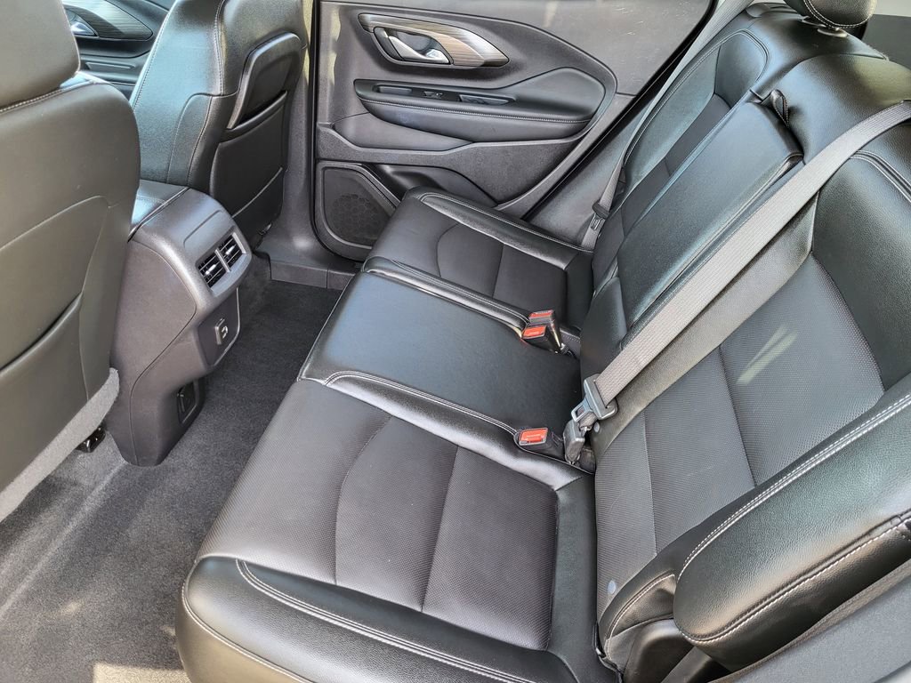Used 2024 GMC Terrain SLT image 19