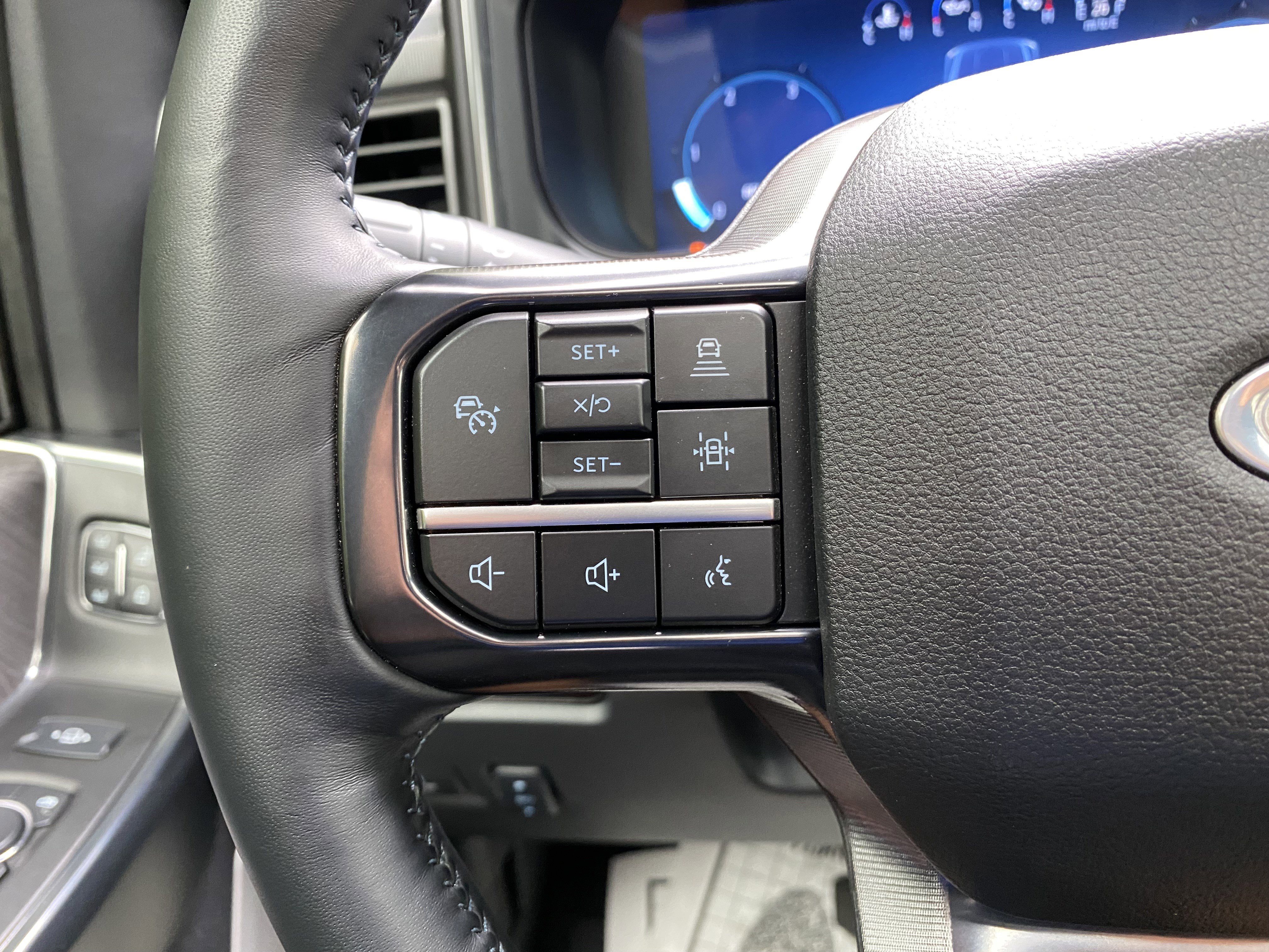 Used 2025 Ford F450 Platinum w/ FX4 Off-Road Package AWD/4WD image 20