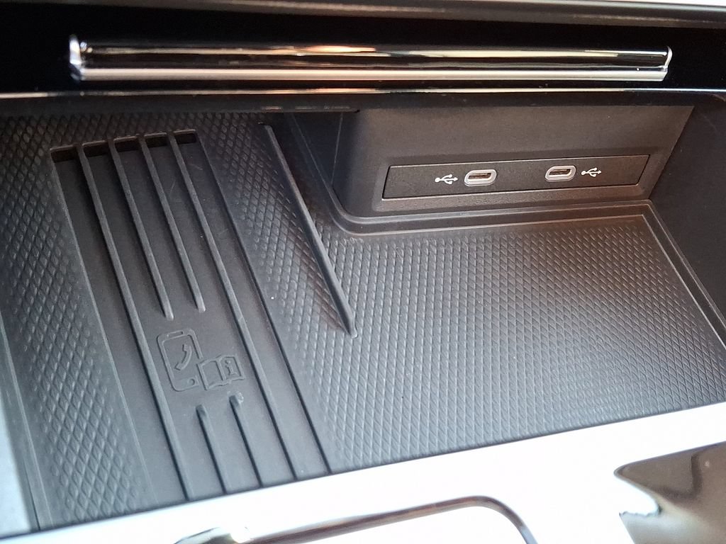 Used 2025 Volkswagen Atlas SE AWD/4WD image 26