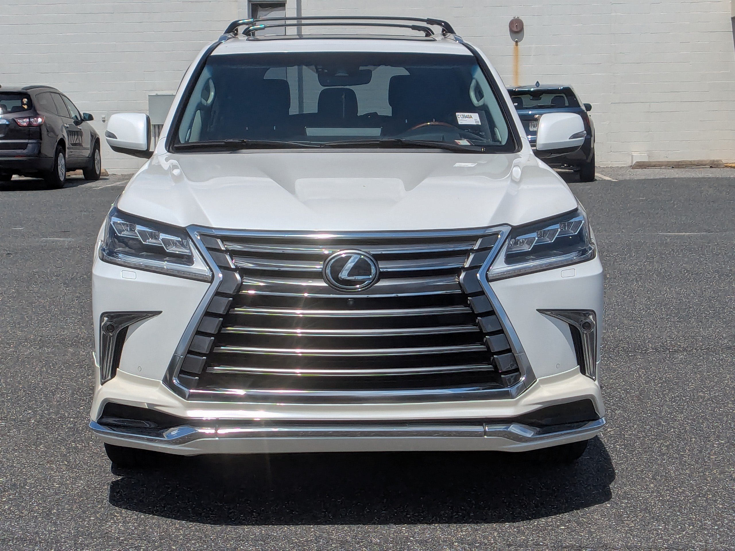 Used 2017 Lexus LX 570 4WD image 2