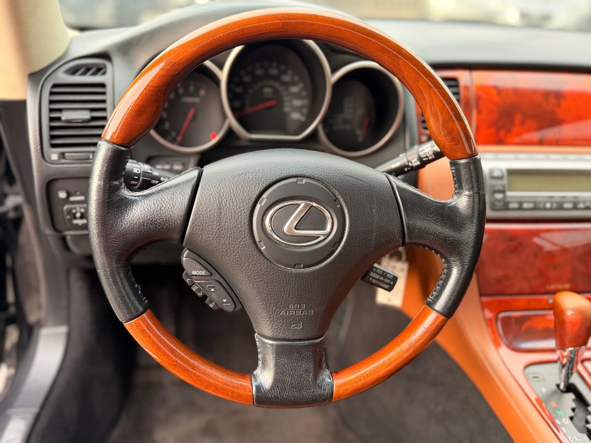 Used 2002 Lexus SC 430 Convertible image 27