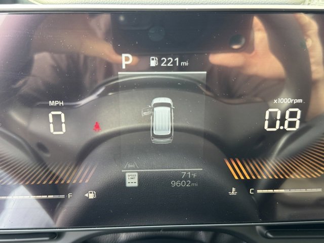 Certified 2025 Kia Carnival LX image 30