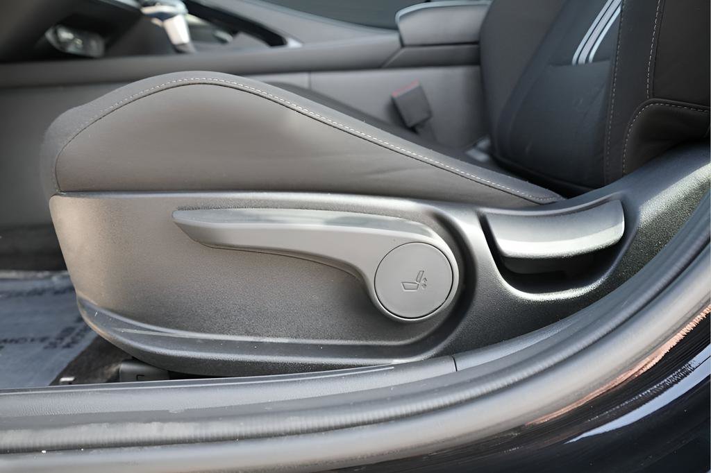 Used 2025 Hyundai Elantra SEL FWD image 22