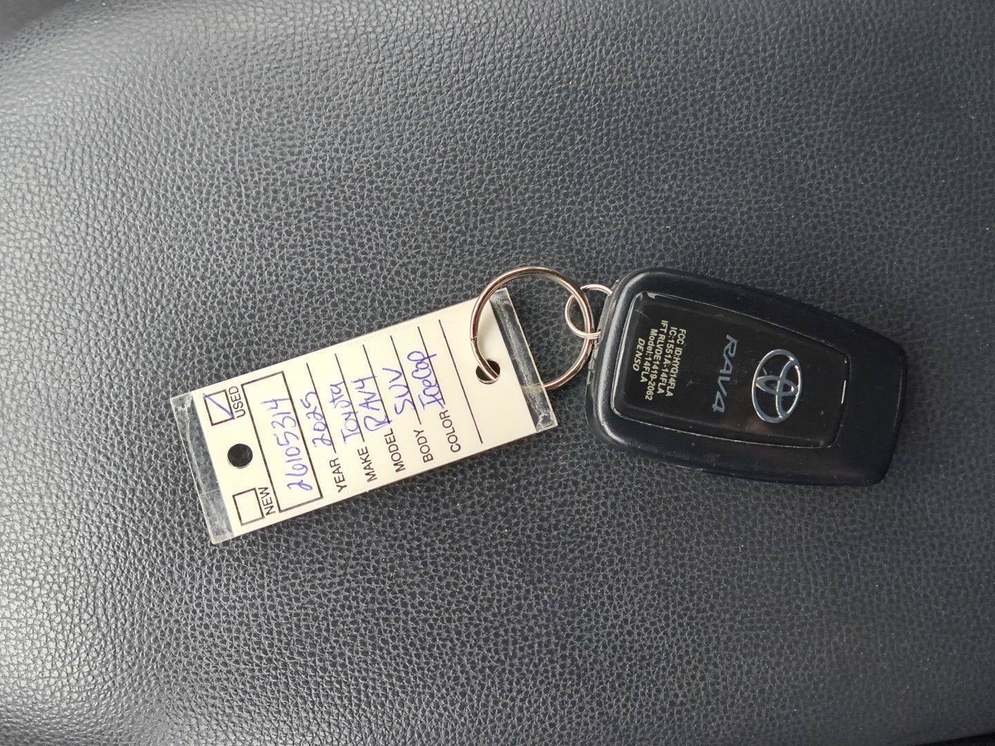 Used 2025 Toyota RAV4 XLE AWD/4WD image 32