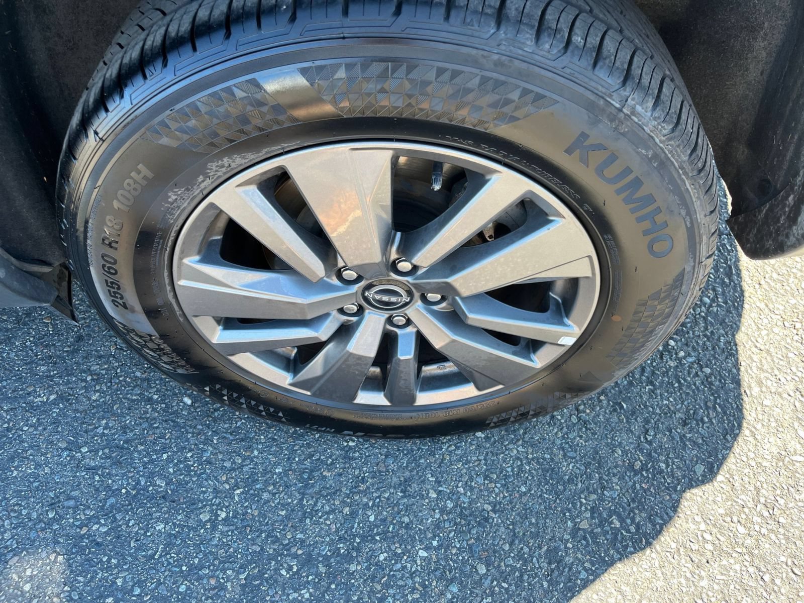 Used 2025 Nissan Pathfinder SV AWD/4WD image 28
