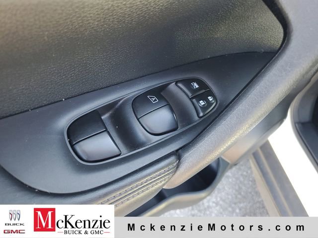 Used 2018 Nissan Rogue SV FWD image 9