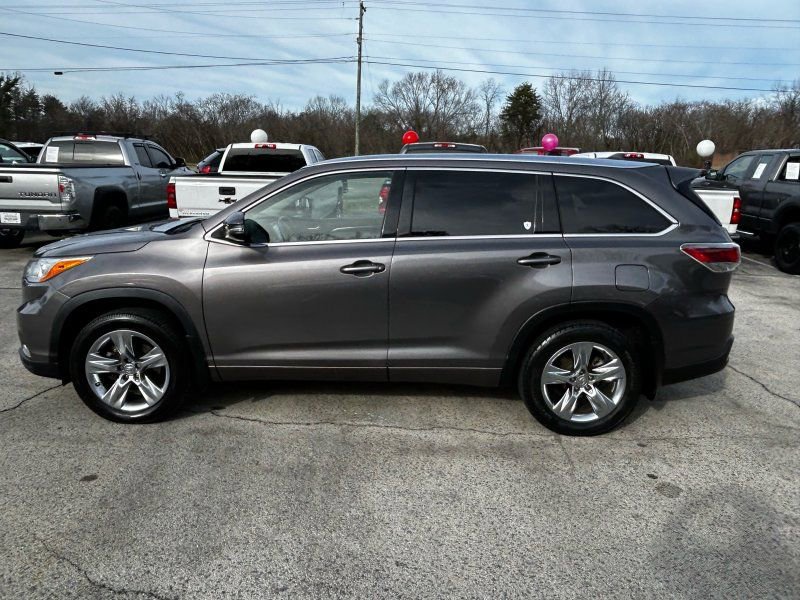 Used 2015 Toyota Highlander Limited image 2