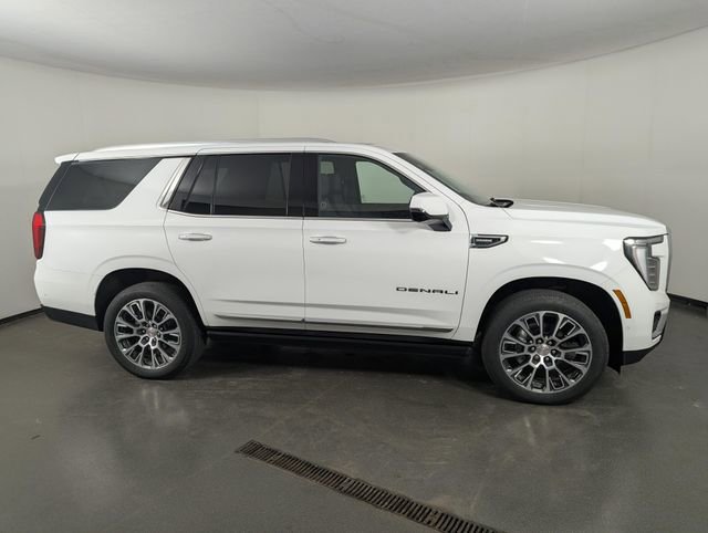 Used 2025 GMC Yukon Denali w/ Denali Reserve Package AWD/4WD image 8