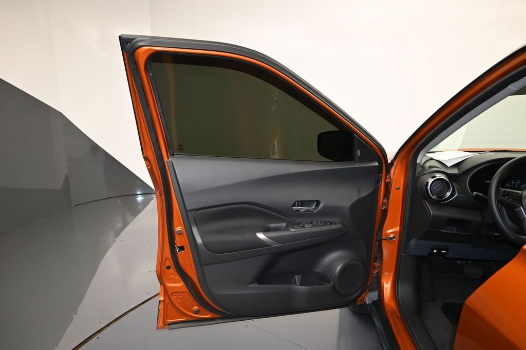 Used 2022 Nissan Kicks SV FWD image 10