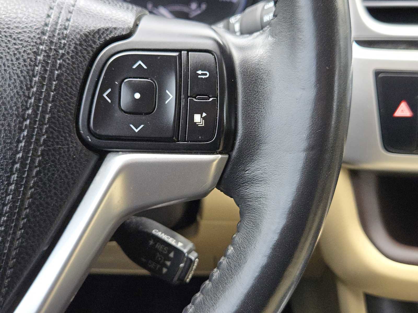 Used 2015 Toyota Highlander Limited FWD image 28