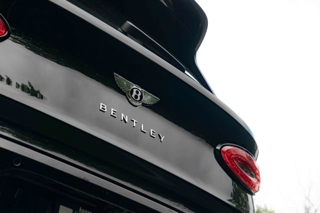 Used 2022 Bentley Bentayga AWD/4WD image 34