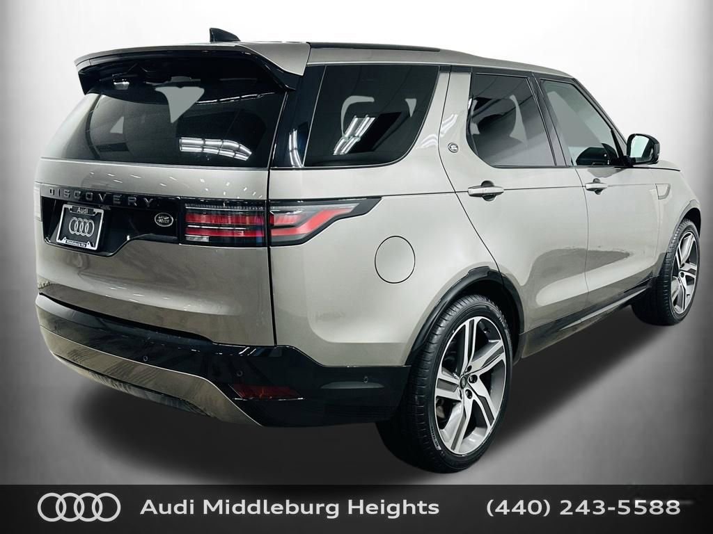 Used 2023 Land Rover Discovery S R-Dynamic image 6