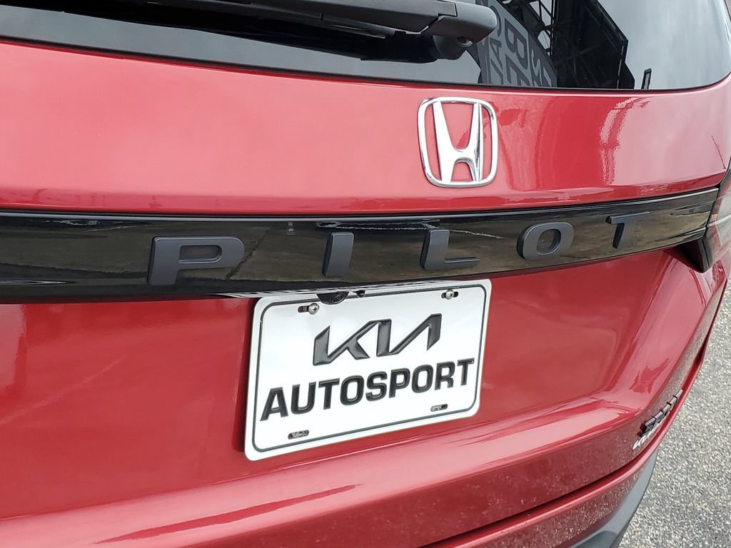 Used 2023 Honda Pilot Sport image 28