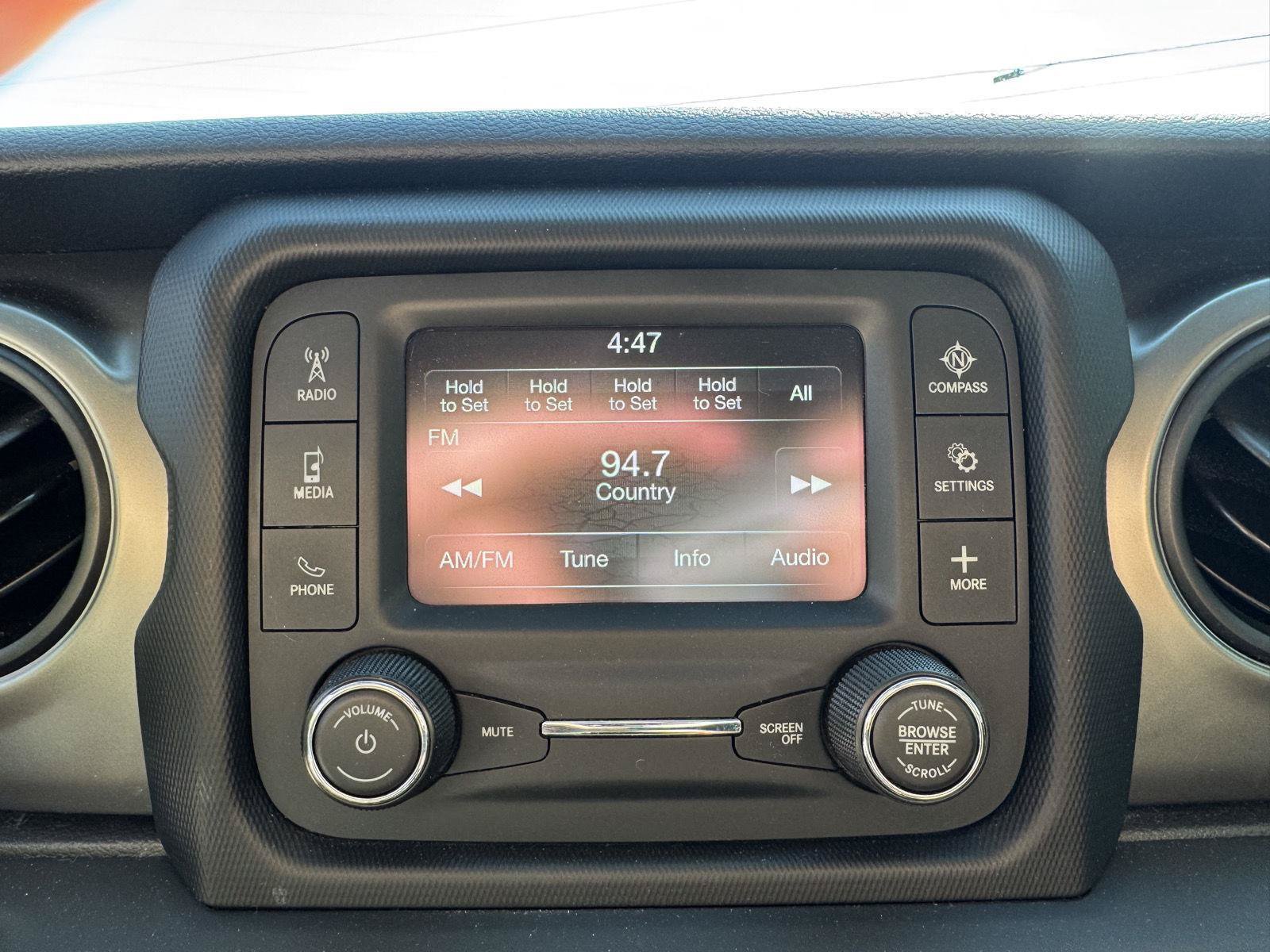 Used 2018 Jeep Wrangler Unlimited Sport AWD/4WD image 17