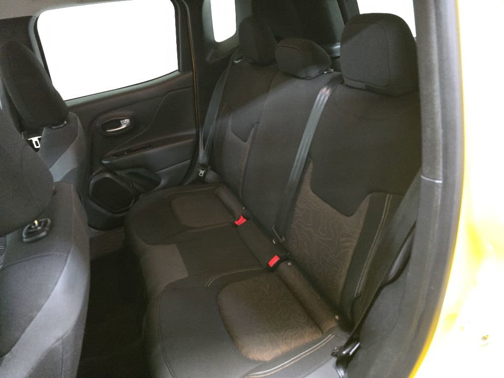 Used 2023 Jeep Renegade Latitude AWD/4WD image 32