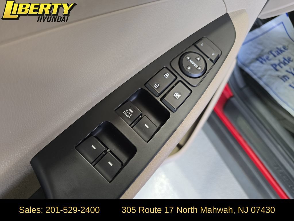 Used 2021 Hyundai Tucson SE FWD image 11