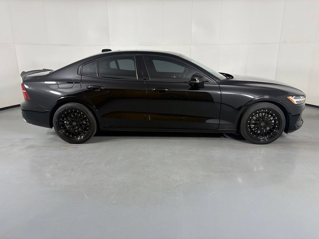 Used 2020 Volvo S60 T5 Momentum FWD image 9