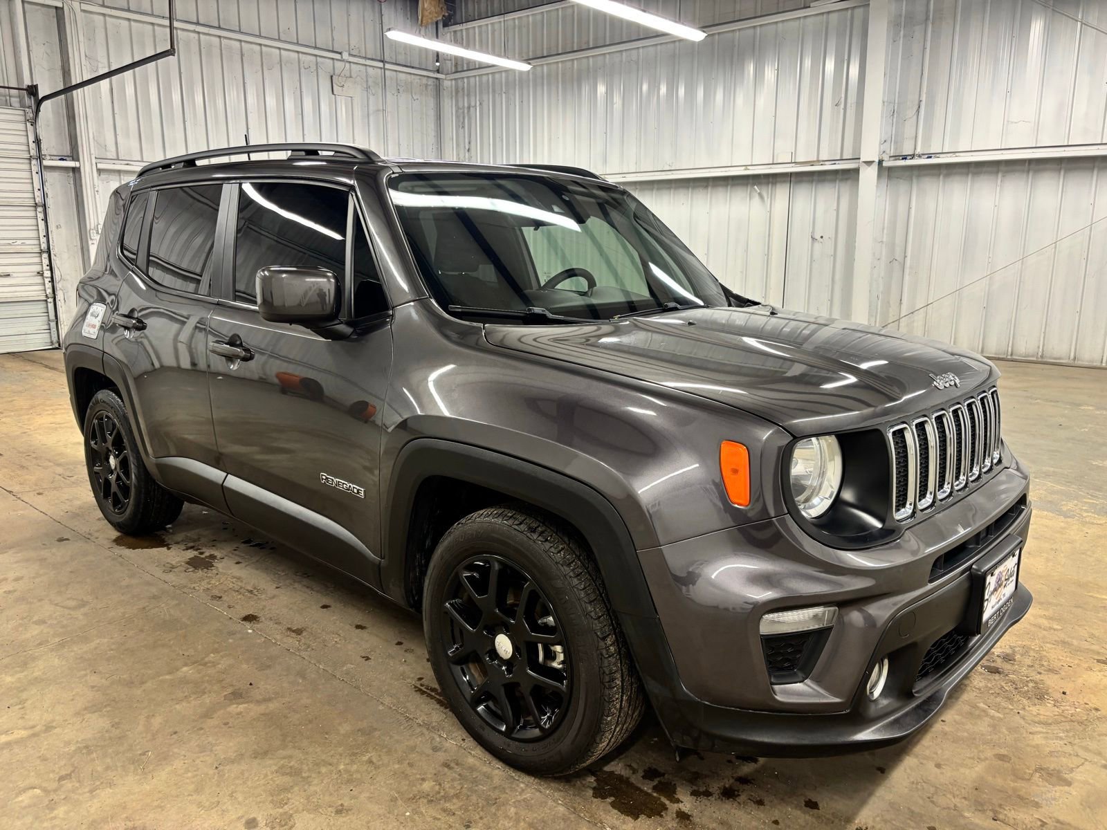 Used 2021 Jeep Renegade Latitude FWD image 1