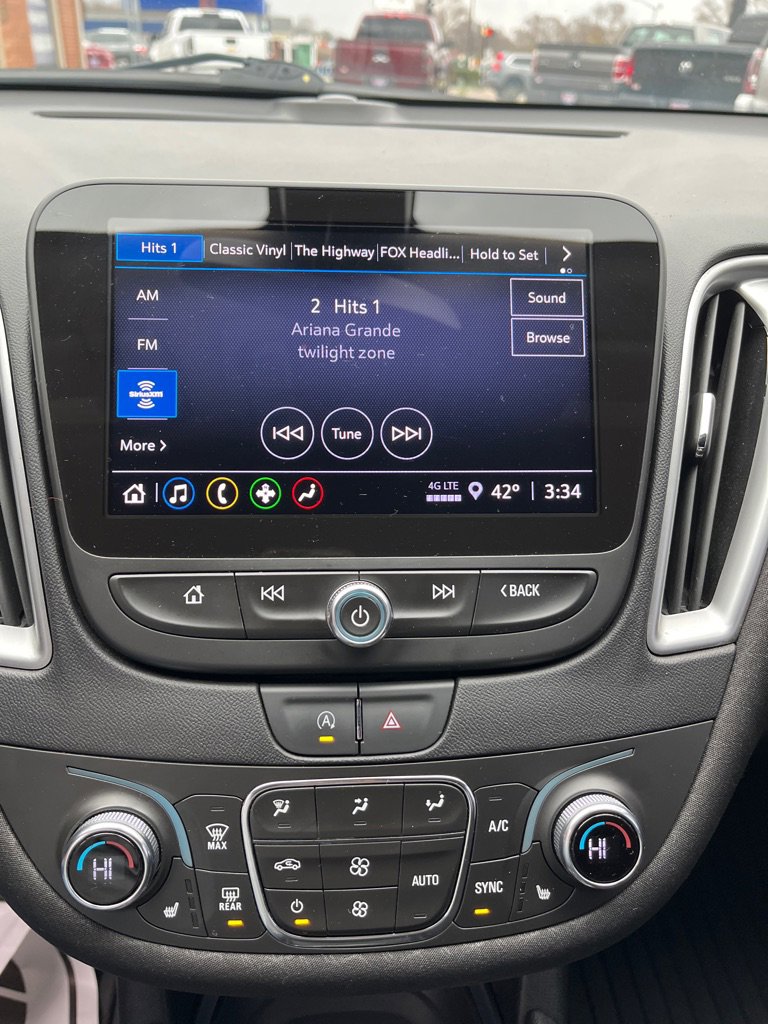 Used 2022 Chevrolet Malibu LT image 10