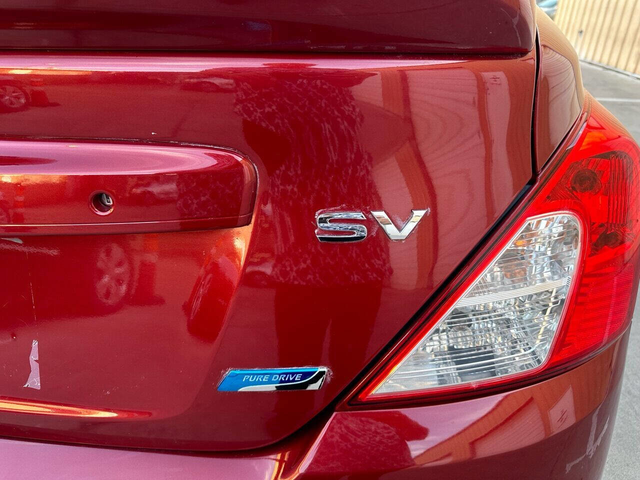 Used 2018 Nissan Versa SV image 6