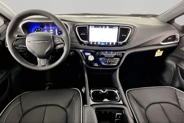 New 2027 Chrysler Pacifica Limited w/ S Appearance Package AWD/4WD image 6